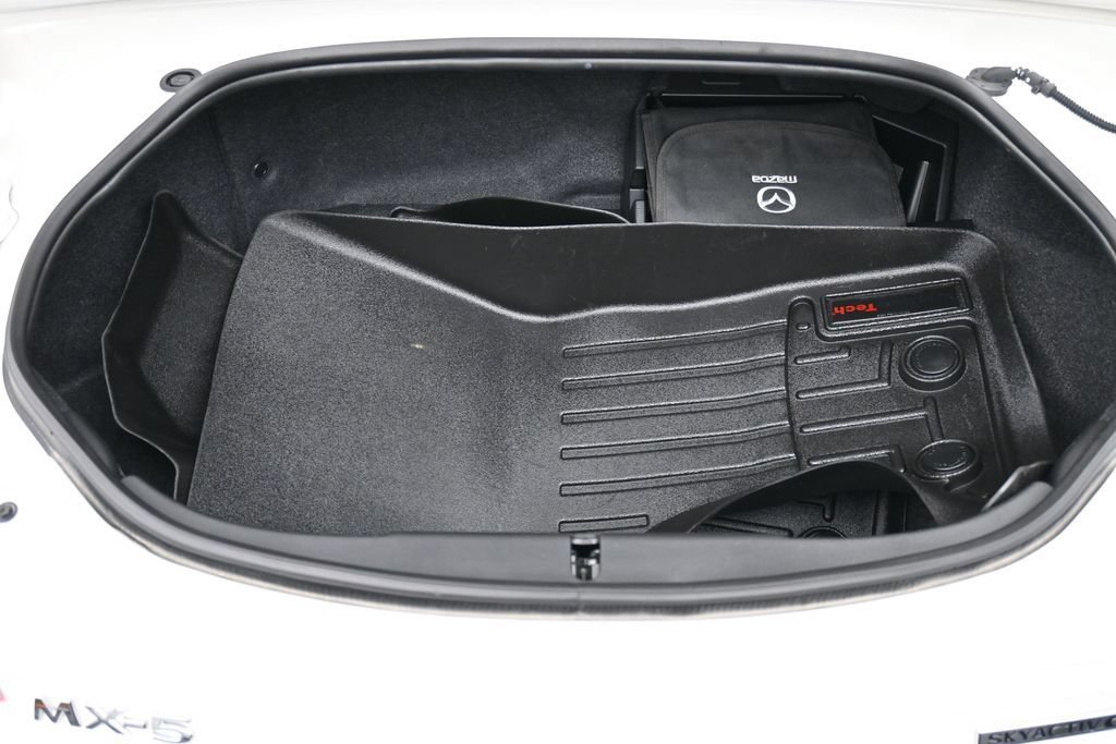 Used 2022 MAZDA MX-5 Miata RF Grand Touring RWD image 21