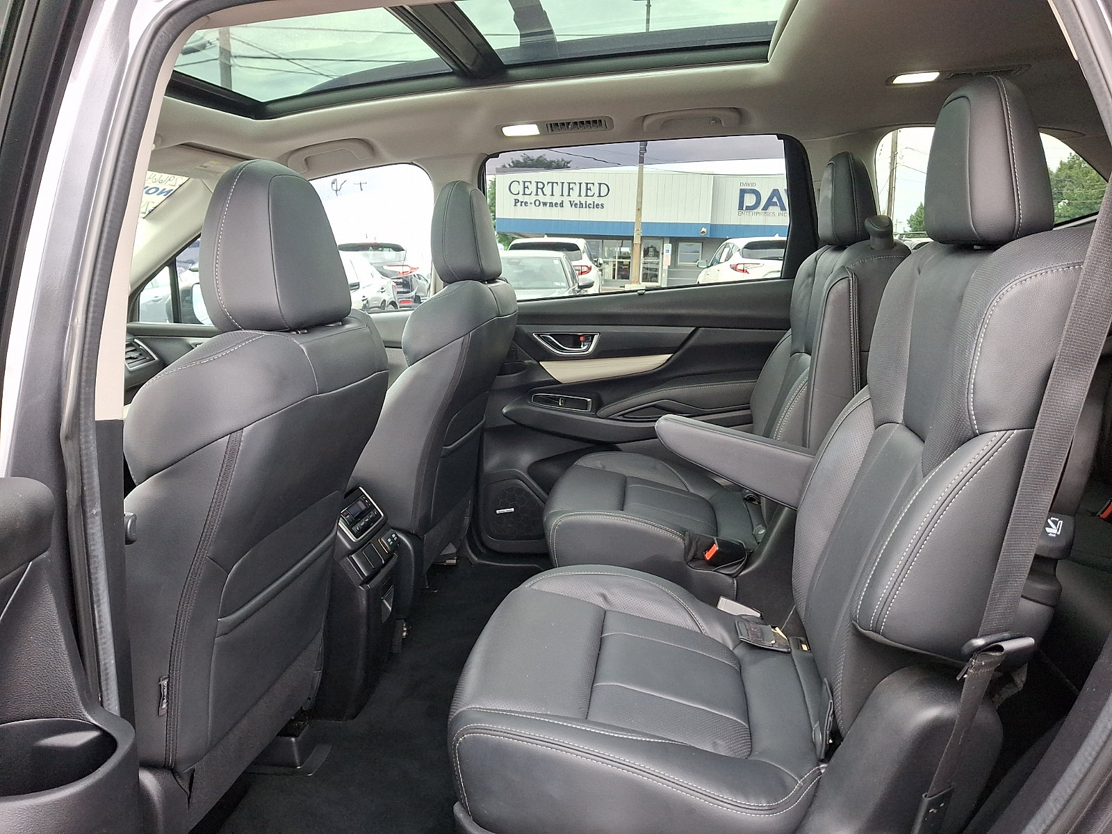 Used 2020 Subaru Ascent Limited w/ Technology Package AWD/4WD image 11