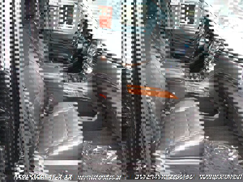 Used 2018 Chevrolet Suburban Premier image 19