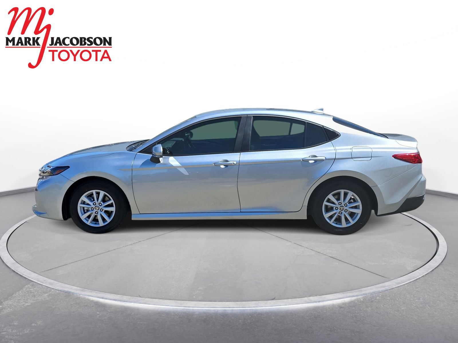 Used 2026 Toyota Camry LE w/ Convenience Package FWD image 8