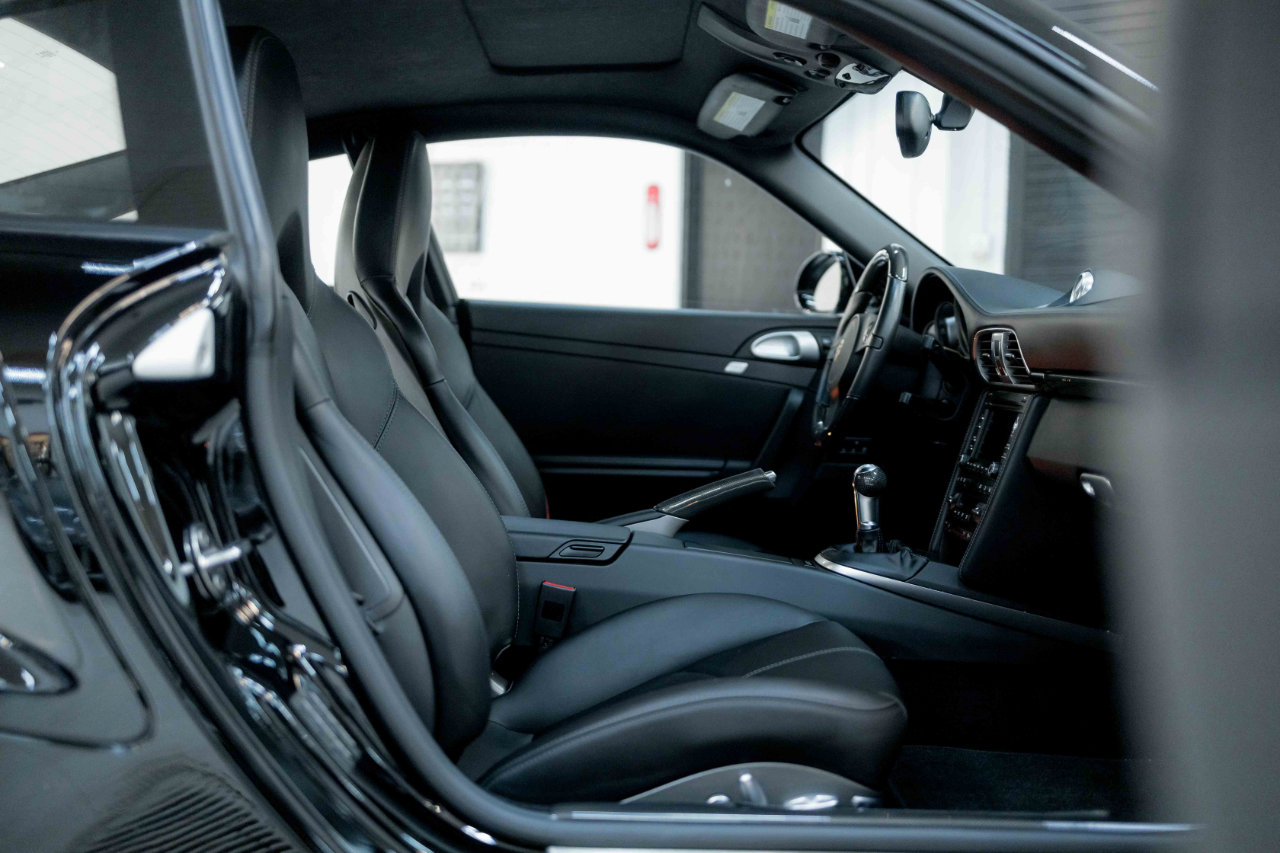 Used 2012 Porsche 911 Turbo image 40