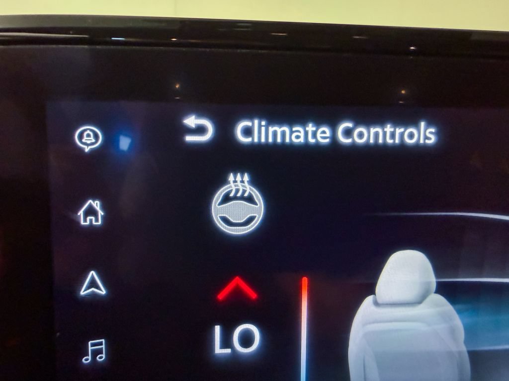 Certified 2023 Nissan Ariya AWD image 27