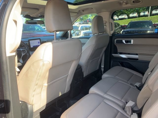 Used 2023 Ford Explorer XLT w/ Equipment Group 202A AWD/4WD image 19