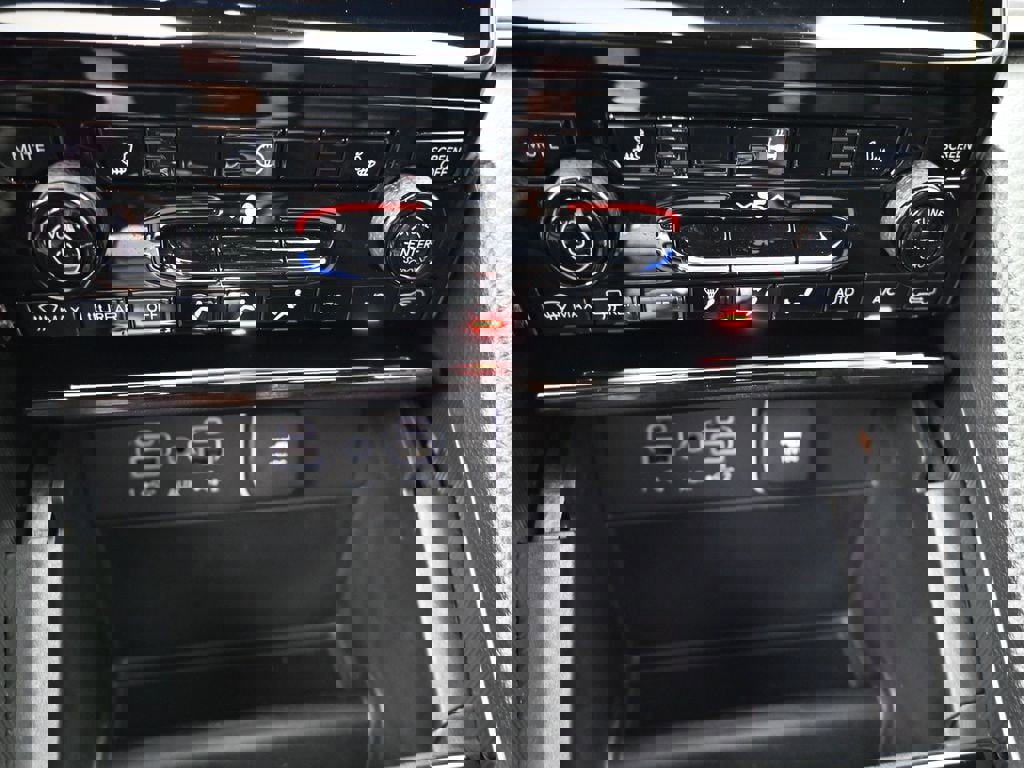 New 2025 Jeep Grand Cherokee Limited w/ Black Appearance Package image 18