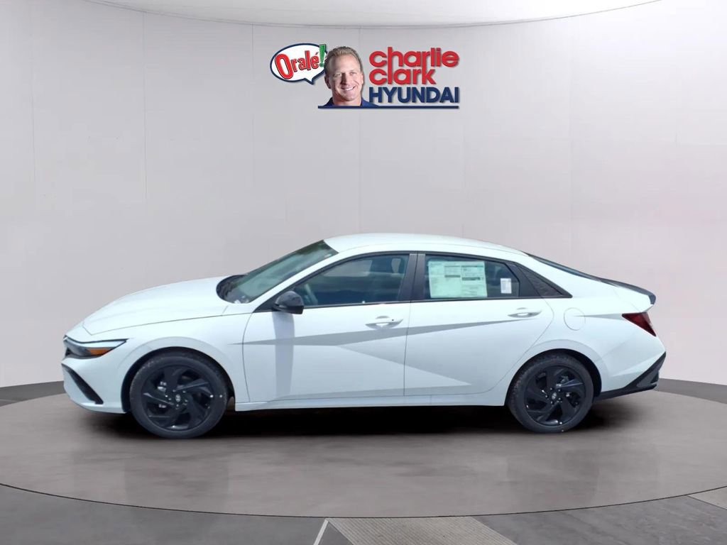 New 2026 Hyundai Elantra Sport FWD image 2