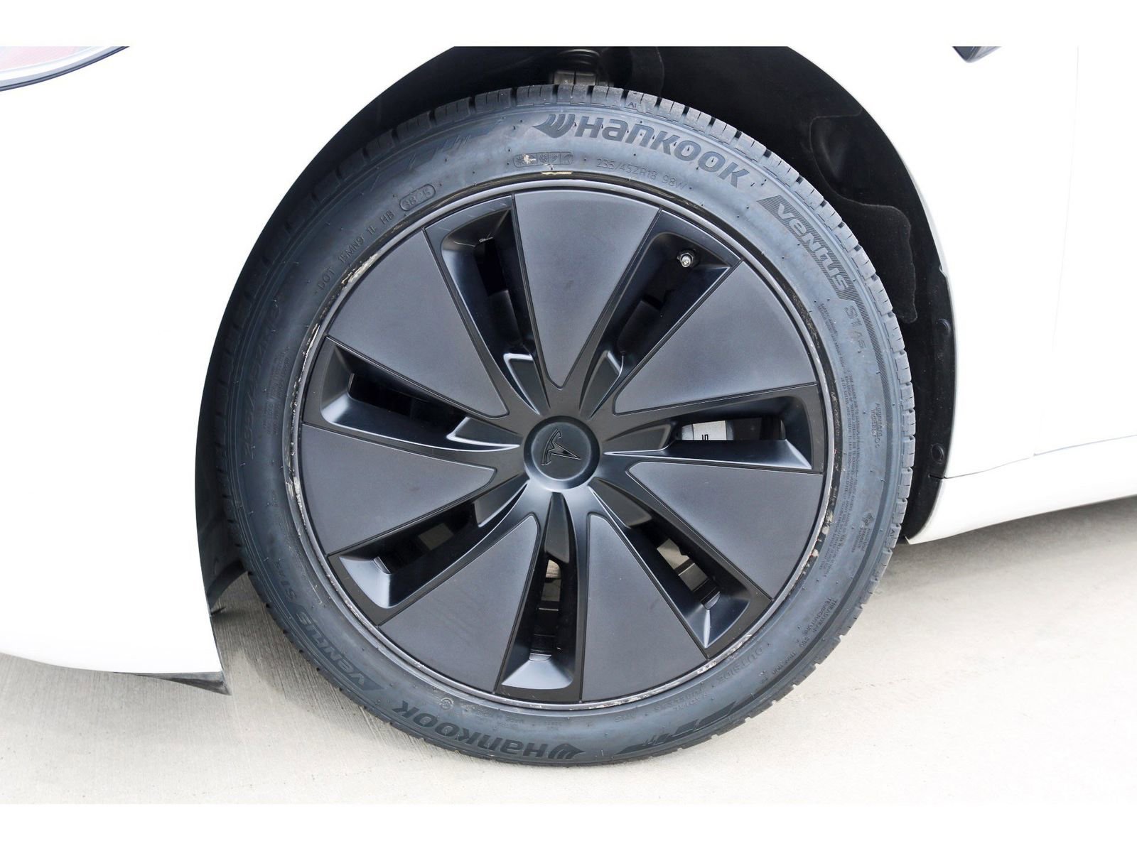 Used 2024 Tesla Model 3 Standard Range image 26