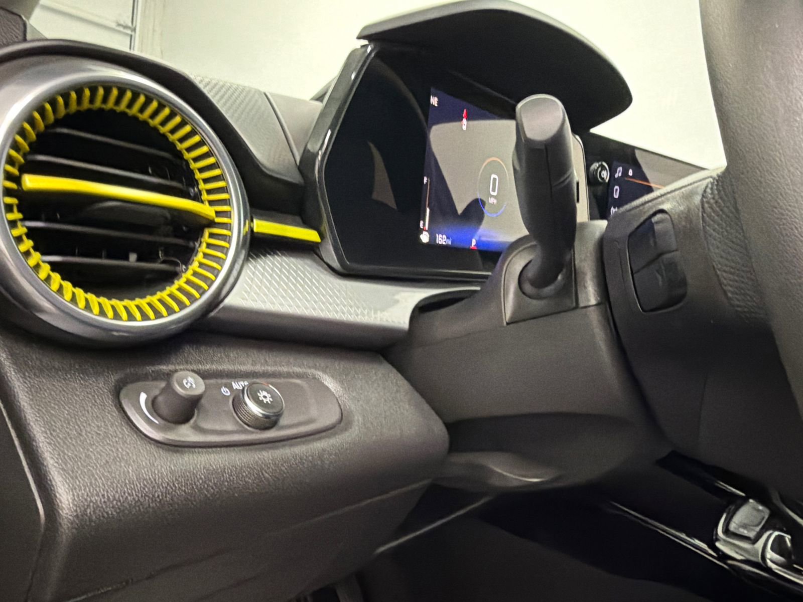 Used 2024 Chevrolet Trax LT image 29