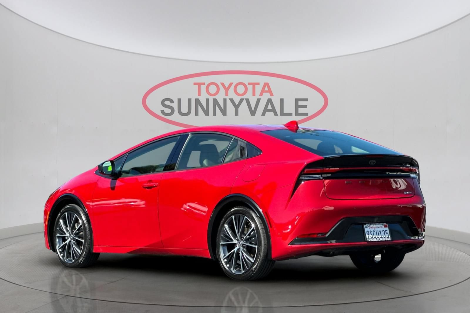 Certified 2024 Toyota Prius XLE FWD image 8