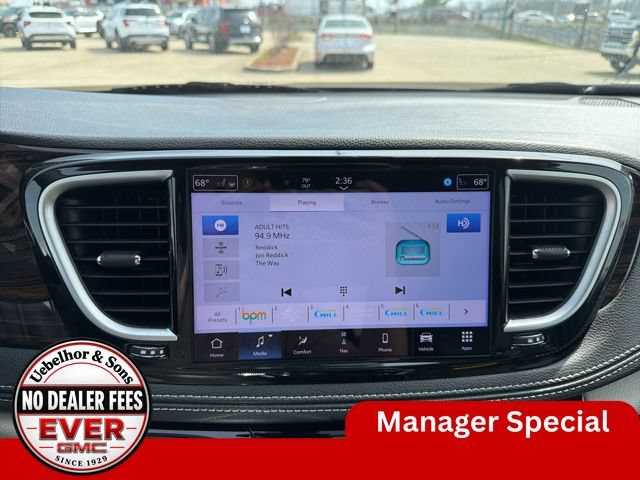 Used 2024 Chrysler Pacifica Limited FWD image 33