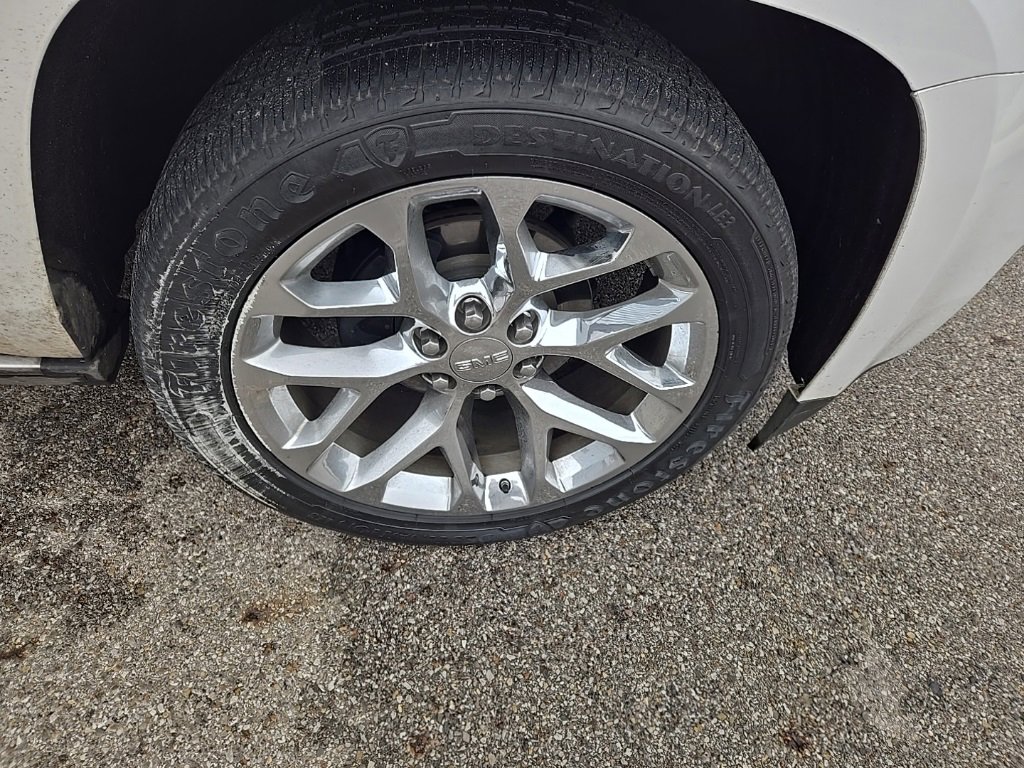 Used 2020 GMC Yukon Denali w/ Denali Premium Package image 11