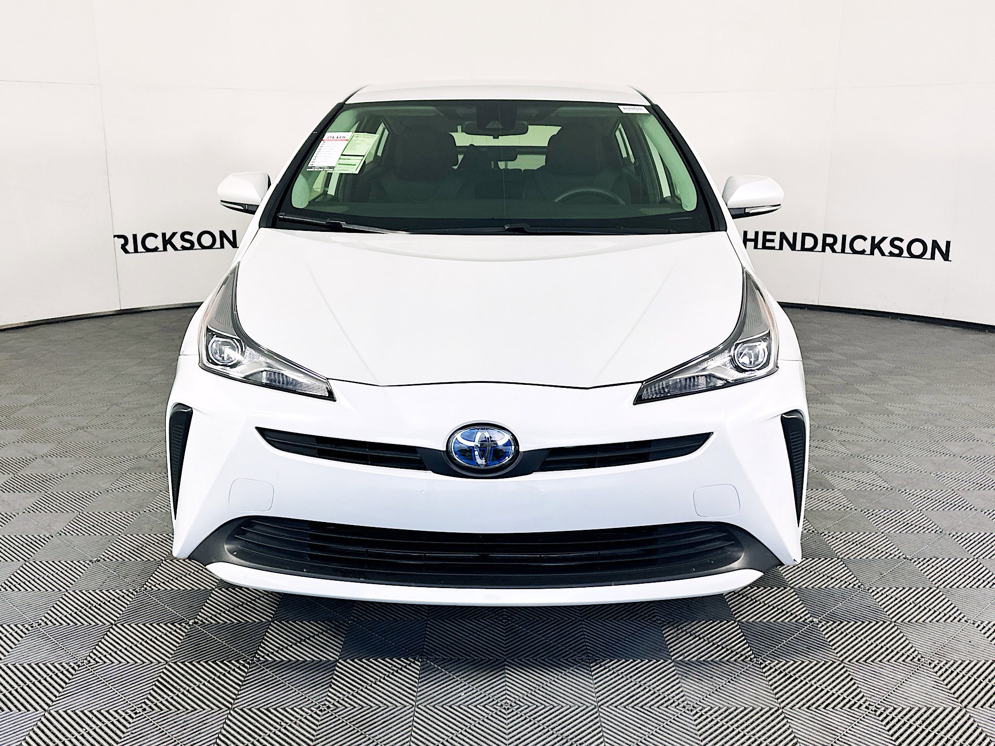 Used 2022 Toyota Prius L Eco image 8