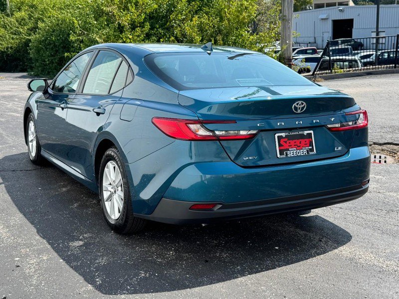 Certified 2025 Toyota Camry Hybrid image 4