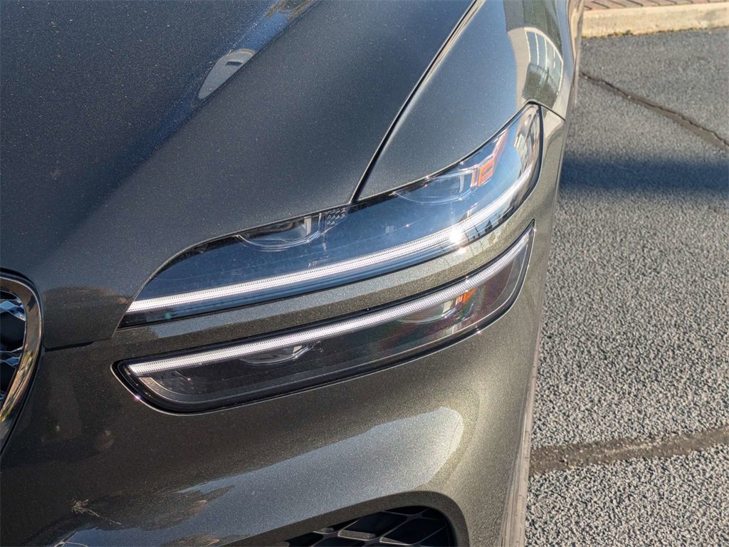 Used 2025 Genesis GV70 3.5T Sport image 11