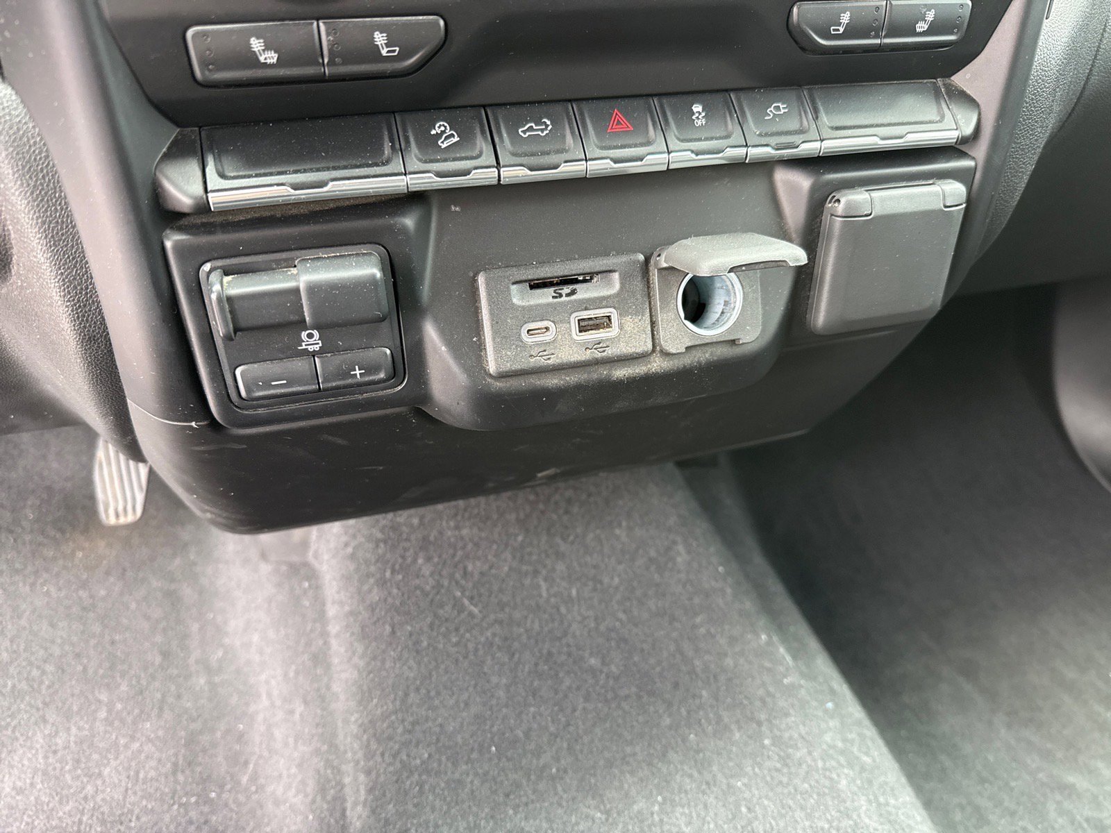 Used 2023 Chevrolet Silverado 3500 LTZ w/ Gooseneck/5TH Wheel Package image 22