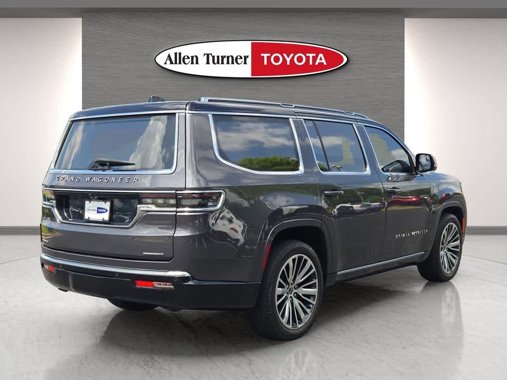 Used 2022 Jeep Grand Wagoneer Series III w/ HD Trailer Tow Package AWD/4WD image 6