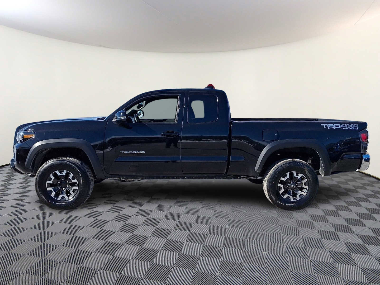 Certified 2020 Toyota Tacoma TRD Off-Road image 10