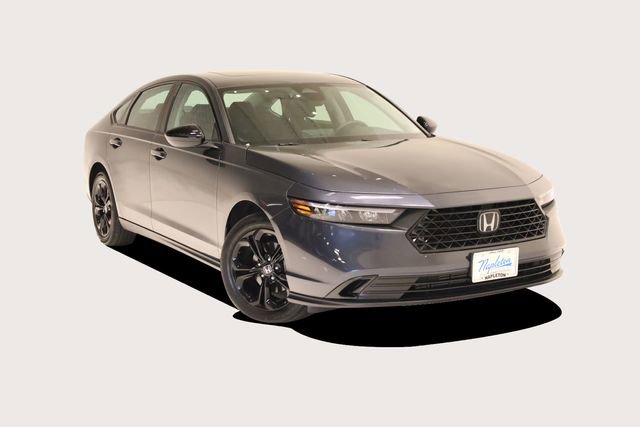 Used 2025 Honda Accord SE image 2