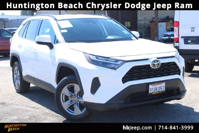 Used 2022 Toyota RAV4 XLE FWD image 1
