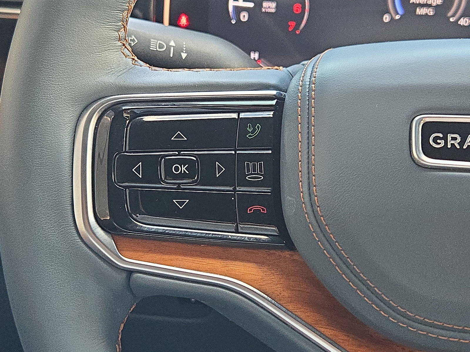 Used 2023 Jeep Grand Wagoneer L Series III w/ HD Trailer Tow Package image 21