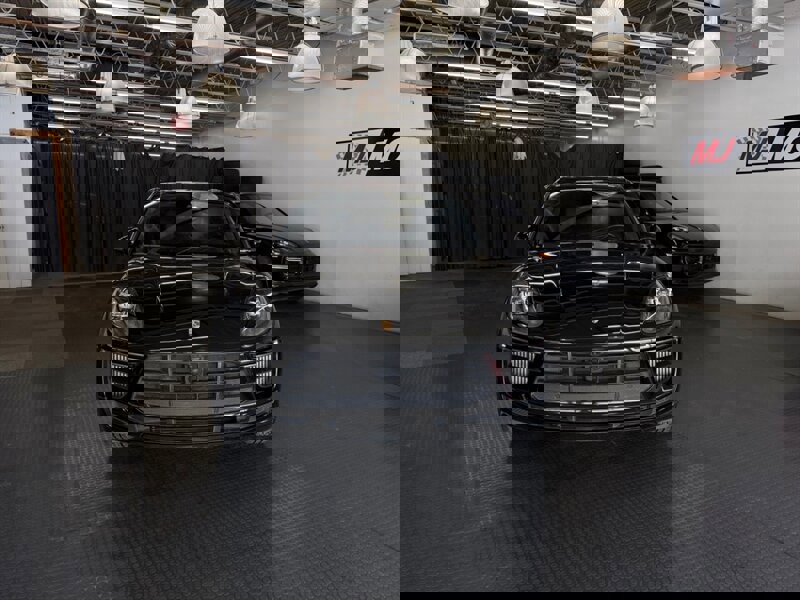 Used 2020 Porsche Macan Turbo image 4