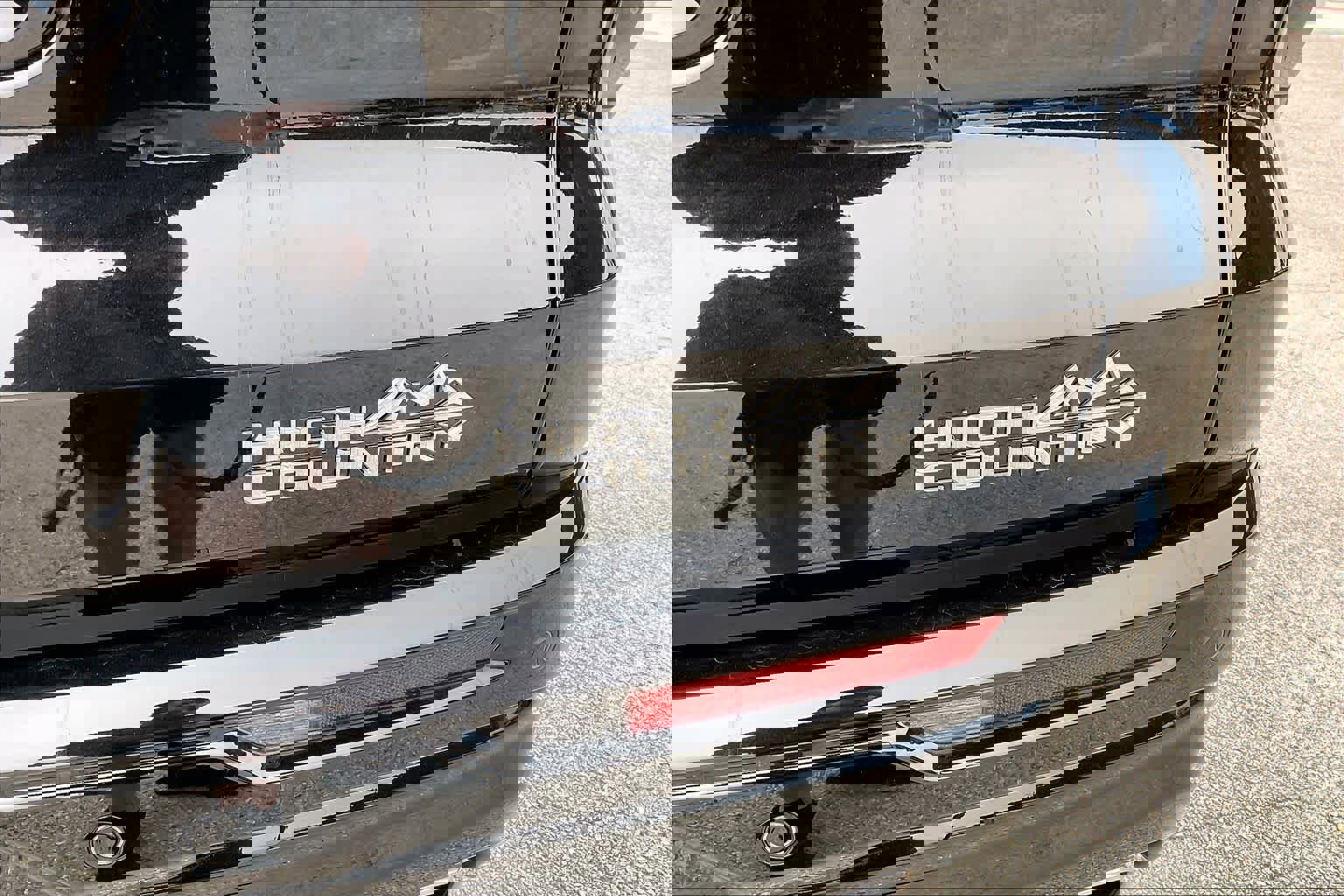 Used 2025 Chevrolet Traverse High Country image 10