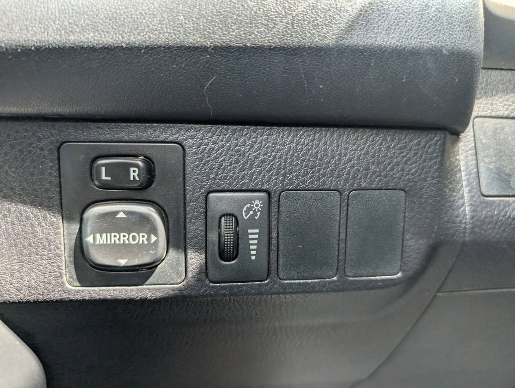 Used 2016 Toyota RAV4 LE image 23