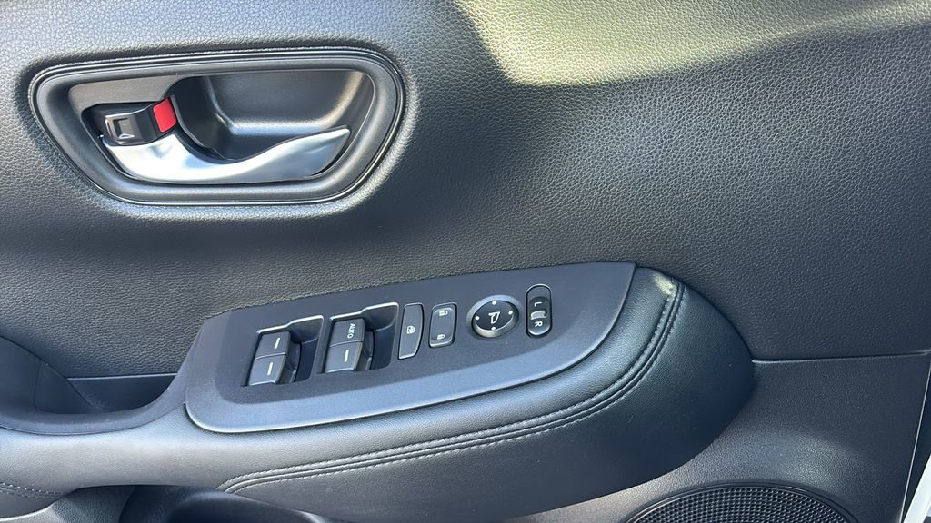 Certified 2025 Honda HR-V LX image 14