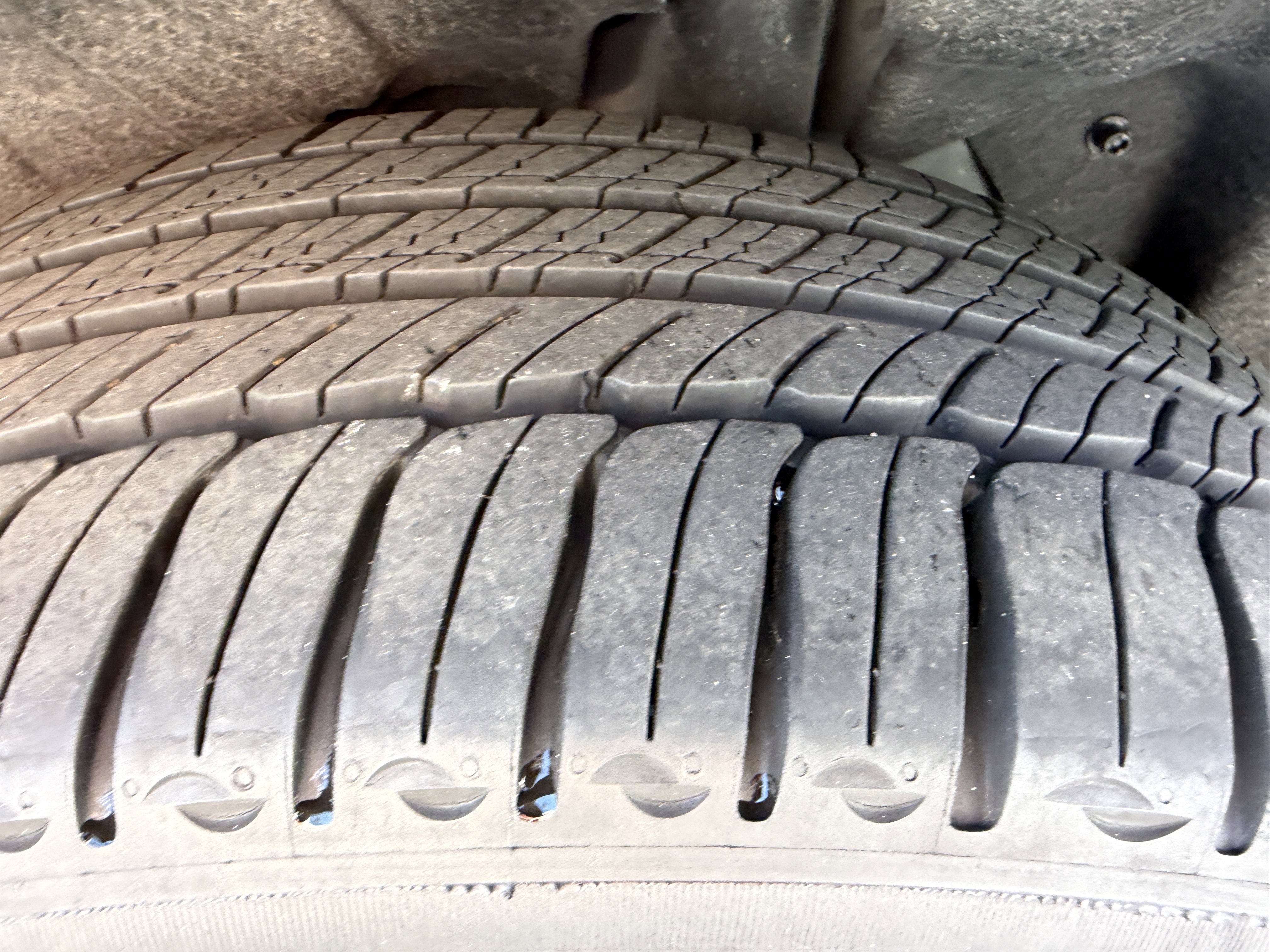 Certified 2023 Volvo XC40 B5 Plus w/ Protection Package Premier AWD/4WD image 36