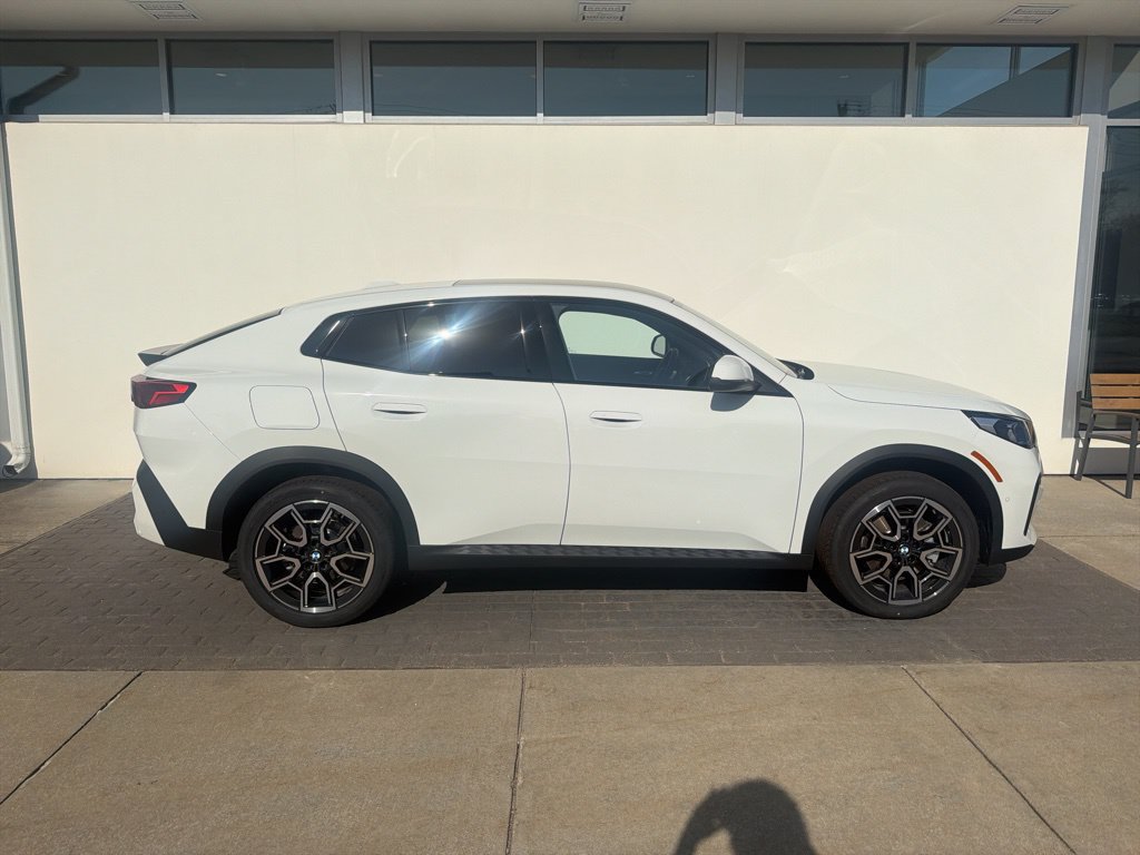 New 2026 BMW X2 xDrive28i w/ Convenience Package AWD/4WD image 4
