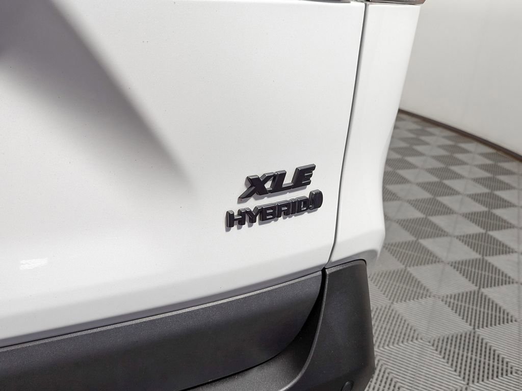 Used 2023 Toyota RAV4 XLE Premium image 14