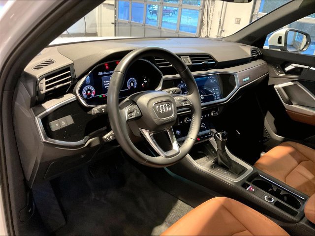 Used 2020 Audi Q3 2.0T Prestige AWD/4WD image 5