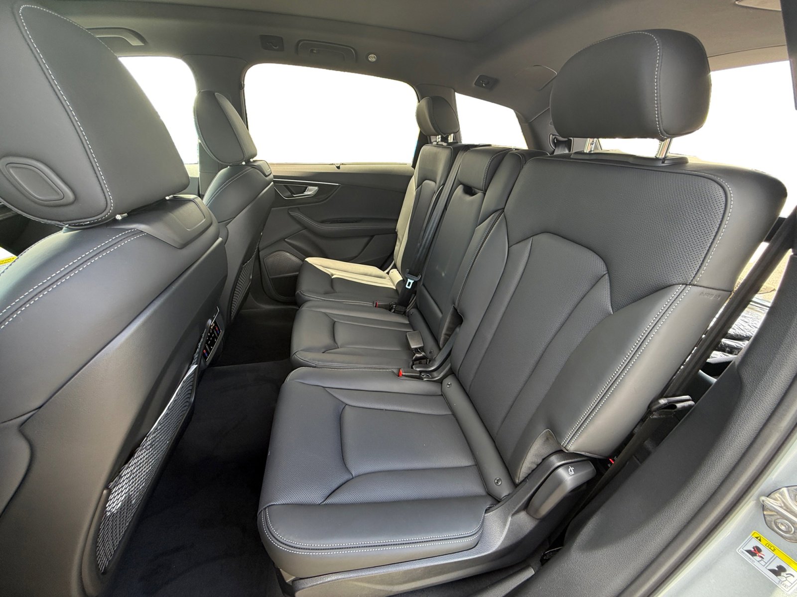 New 2025 Audi Q7 3.0T Prestige image 16