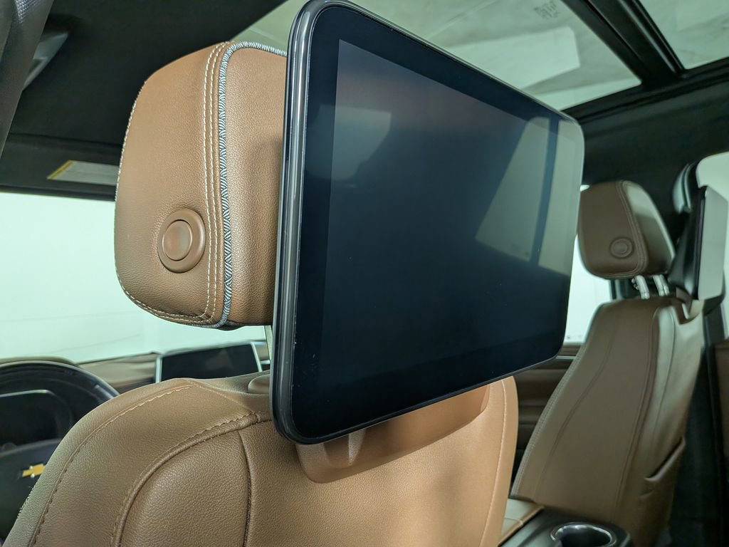 Certified 2024 Chevrolet Tahoe High Country w/ Advanced Technology Package image 39