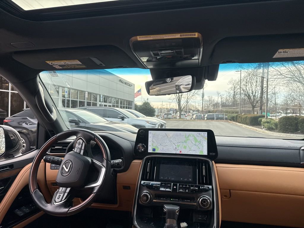 Used 2023 Lexus LX 600 4WD w/ Luxury Package image 8