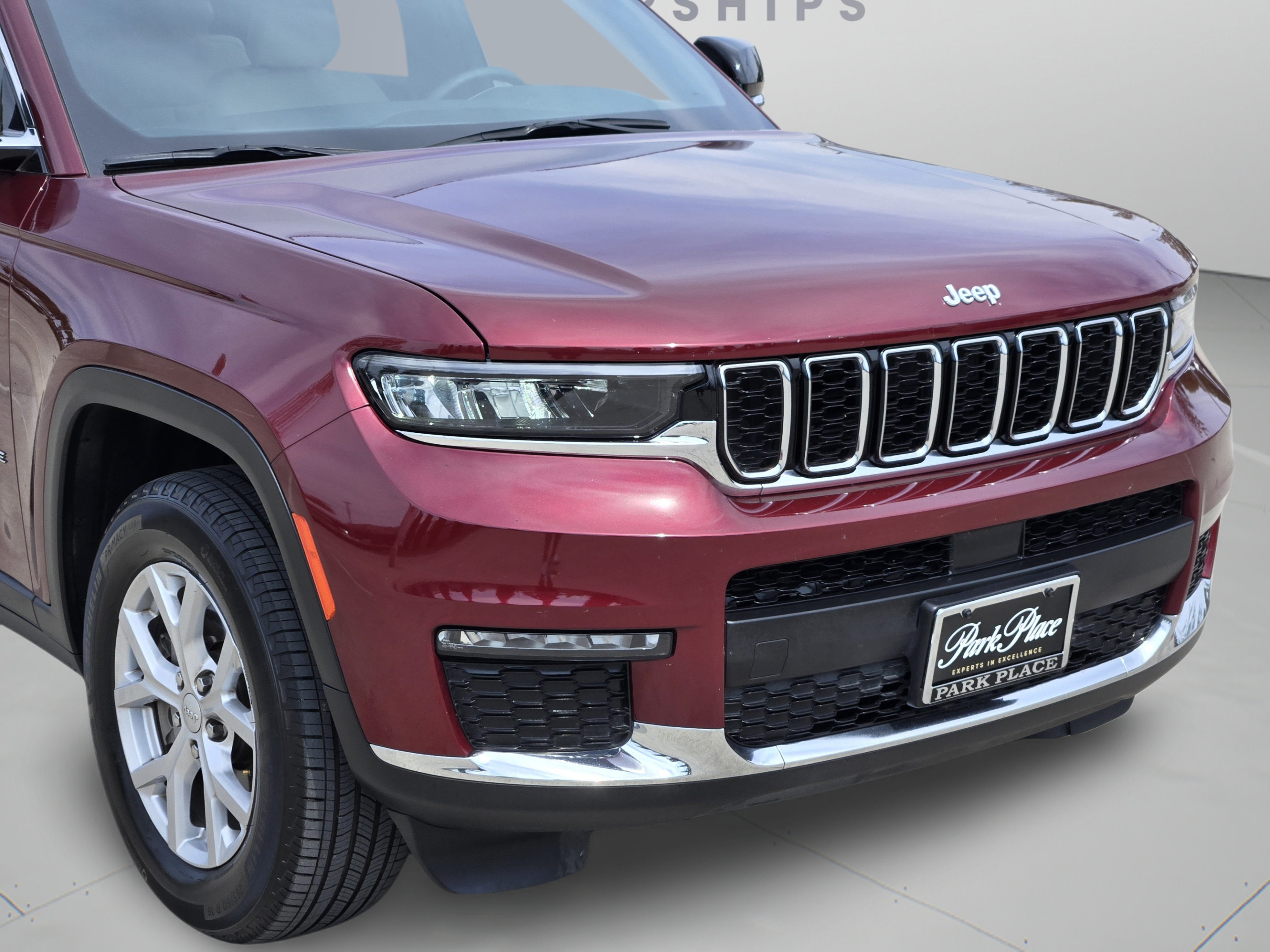 Used 2023 Jeep Grand Cherokee L Limited AWD/4WD image 31