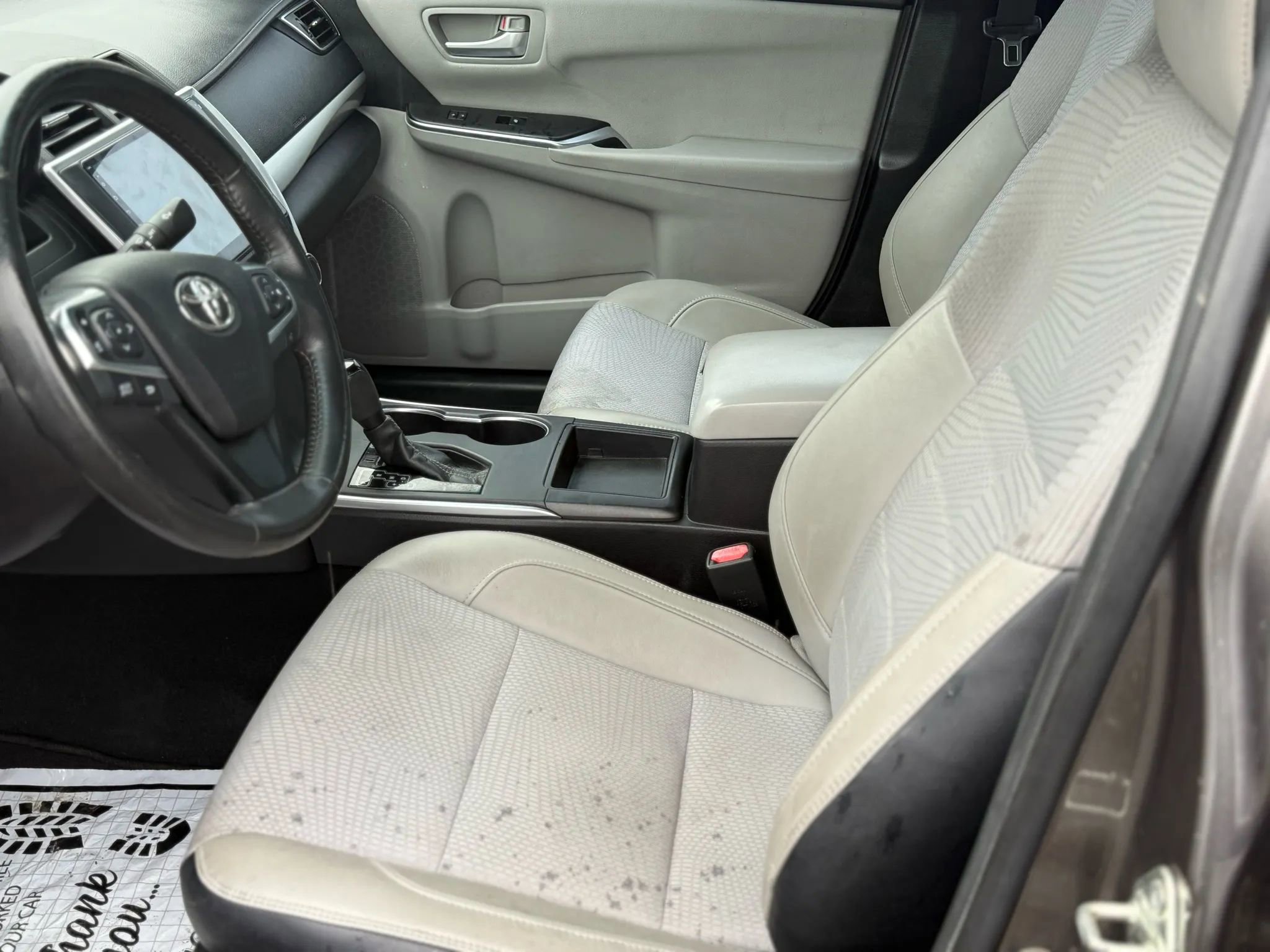 Used 2017 Toyota Camry SE image 23