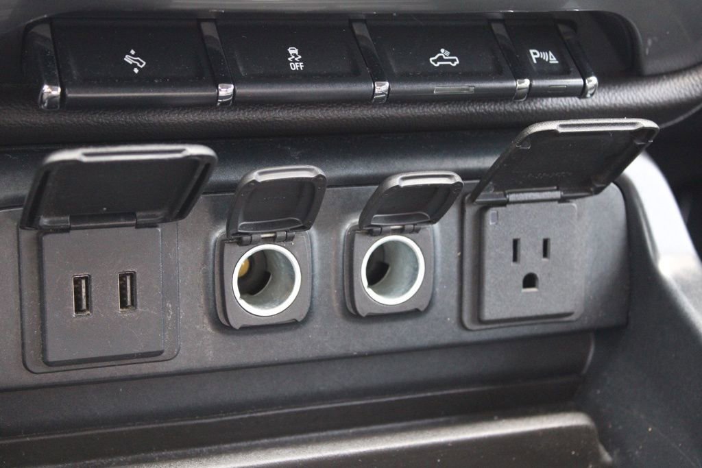 Used 2017 Chevrolet Silverado 1500 LTZ w/ Sport Package image 33