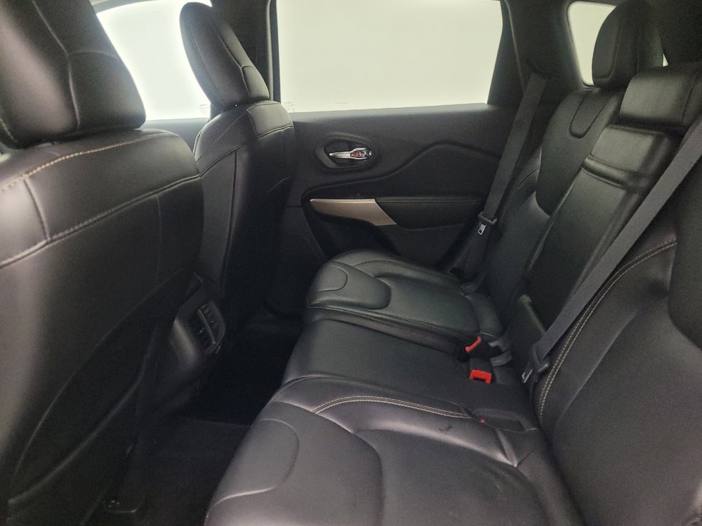 Used 2018 Jeep Cherokee Limited w/ Technology Group AWD/4WD image 18