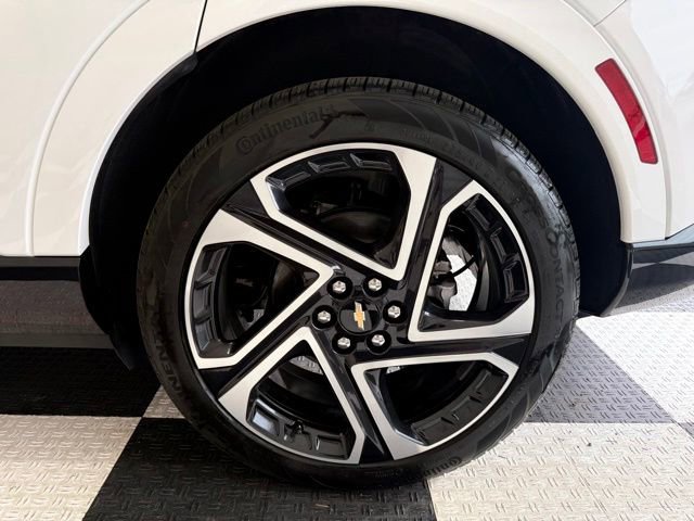 New 2026 Chevrolet Equinox EV LT w/ Convenience Package II AWD/4WD image 12