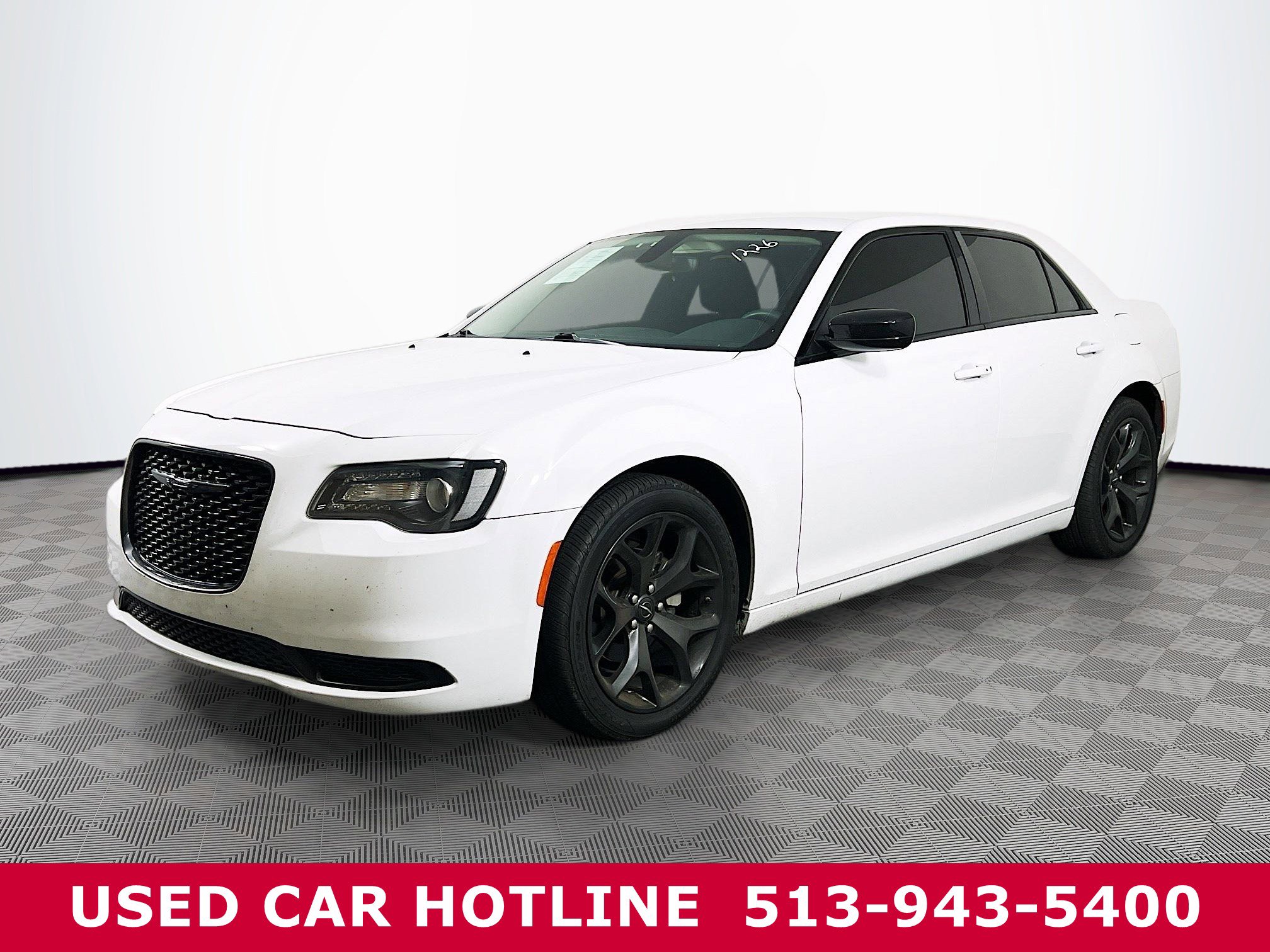 Used 2023 Chrysler 300 Touring w/ Sport Appearance Package image 2