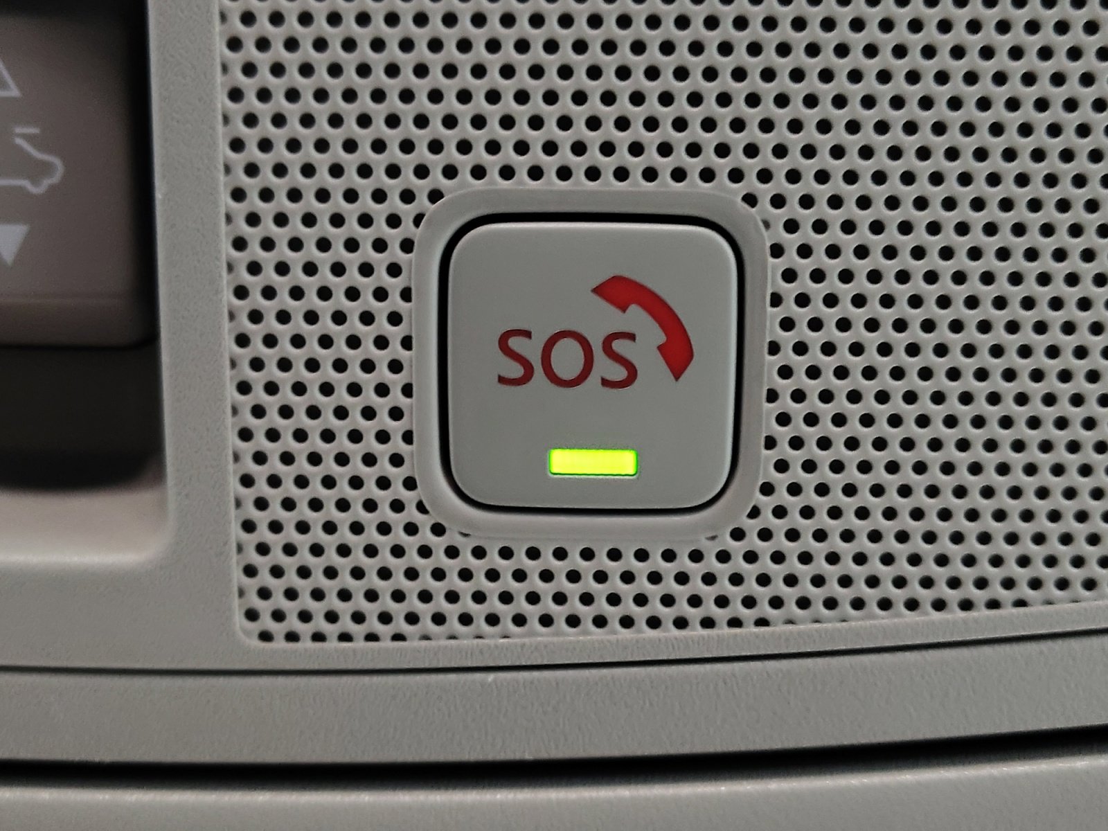 Used 2022 Nissan Armada SL image 40