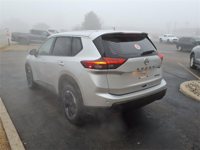 Used 2024 Nissan Rogue SV image 18