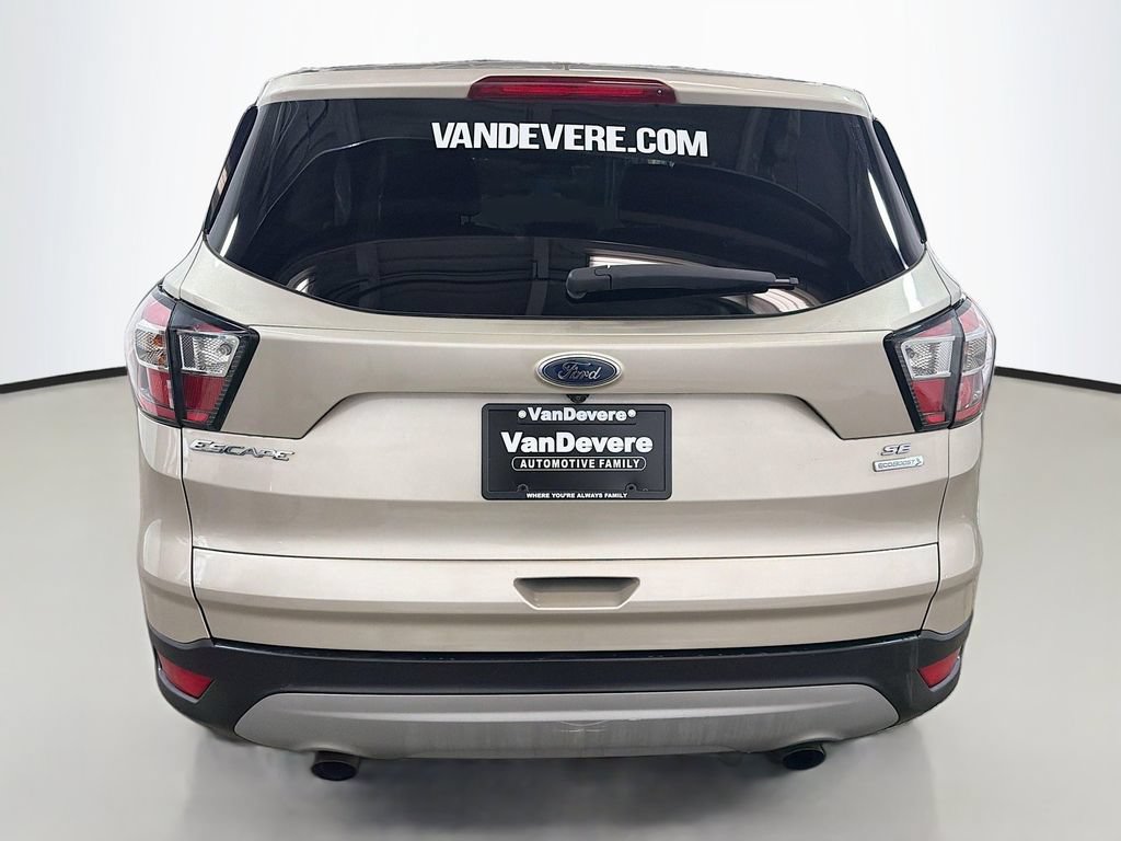 Used 2017 Ford Escape SE w/ SE Cold Weather Package FWD image 8