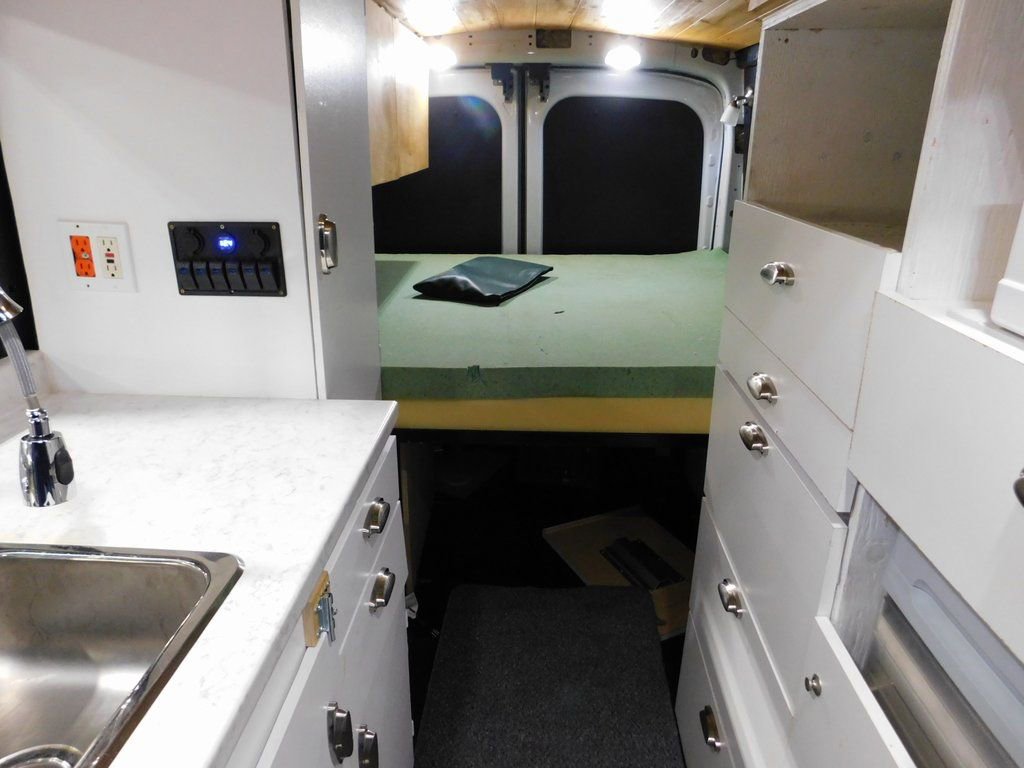 Used 2019 Ford Transit 250 148 Medium Roof RWD image 44