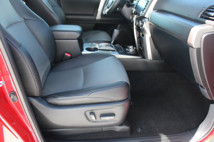 Used 2021 Toyota 4Runner SR5 Premium w/ Moonroof Package AWD/4WD image 21