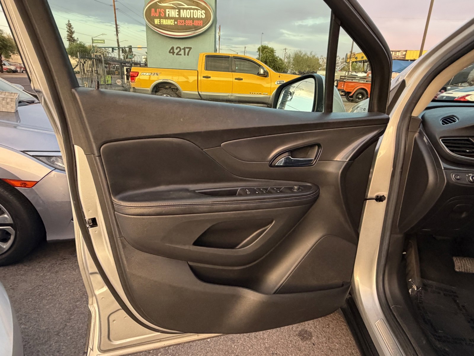 Used 2020 Buick Encore Preferred FWD image 6