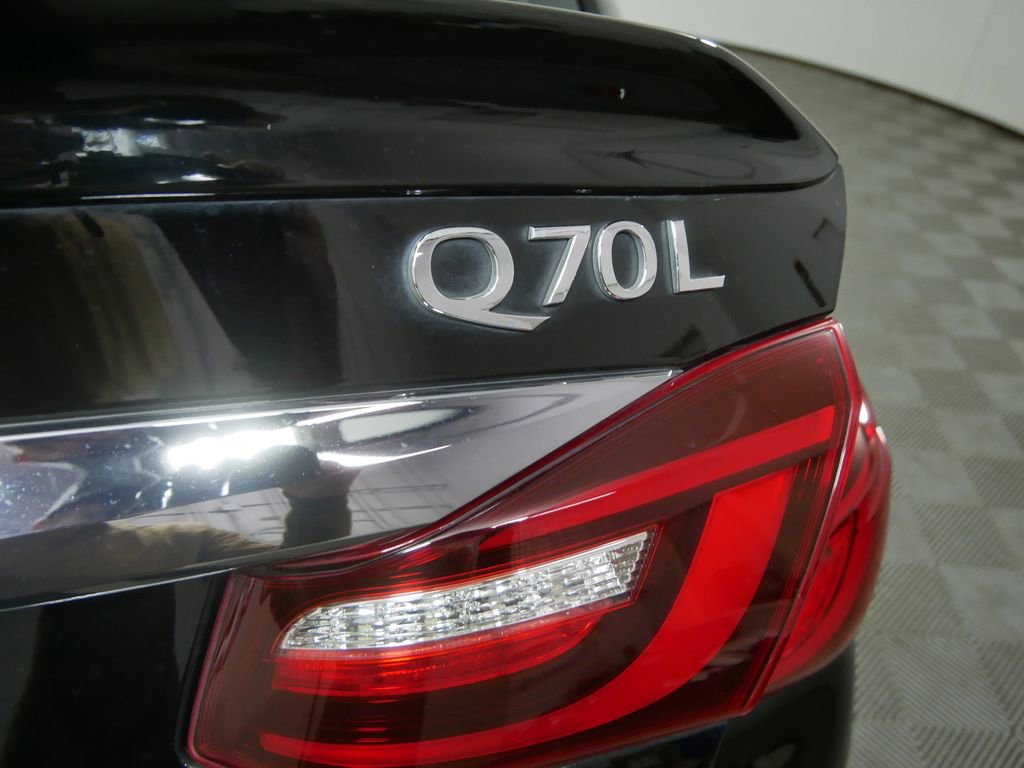 Used 2018 INFINITI Q70 L 3.7 AWD/4WD image 7
