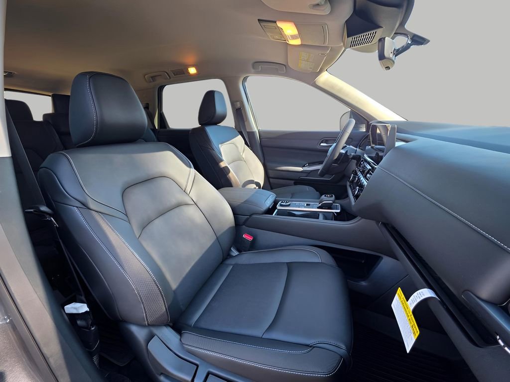 New 2026 Nissan Pathfinder SL image 13