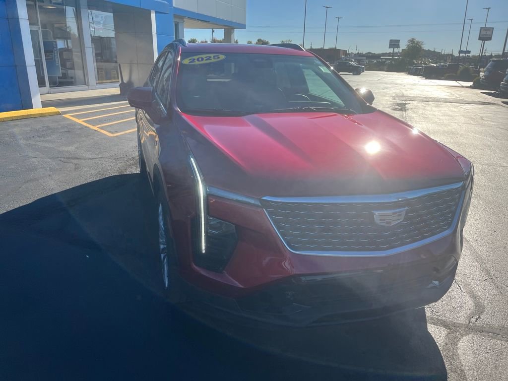 Used 2025 Cadillac XT4 Premium Luxury w/ Technology Package image 7