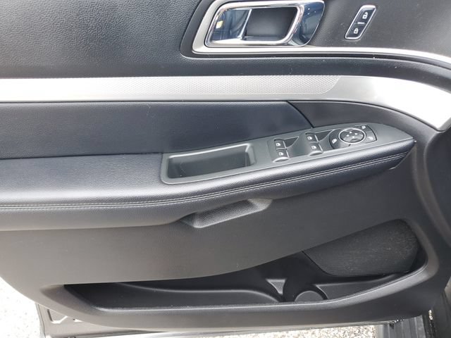 Used 2017 Ford Explorer XLT AWD/4WD image 19